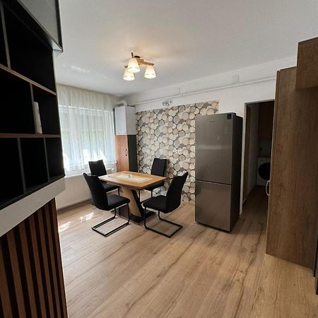 Bingo Apartman Cristuru Secuiesc Exteriör bild