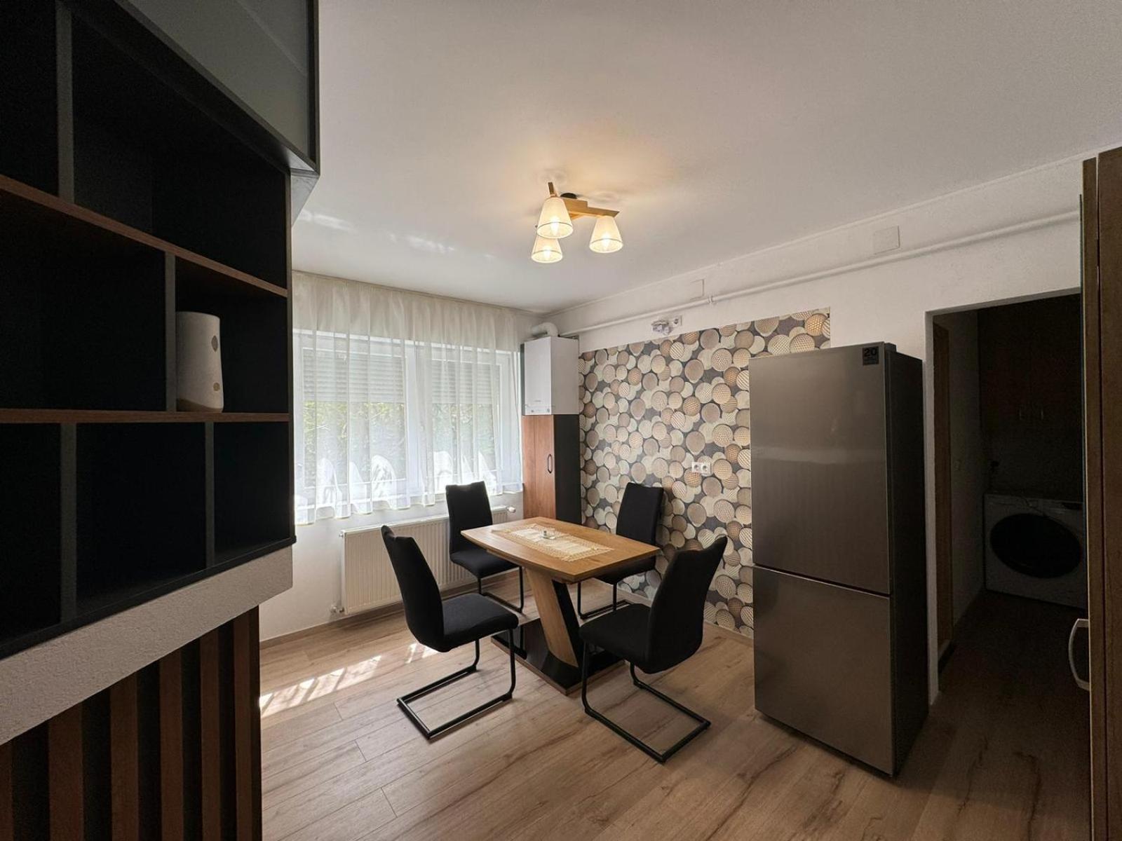 Bingo Apartman Cristuru Secuiesc Exteriör bild