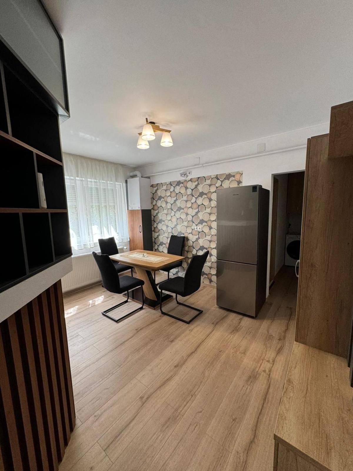 Bingo Apartman Cristuru Secuiesc Exteriör bild