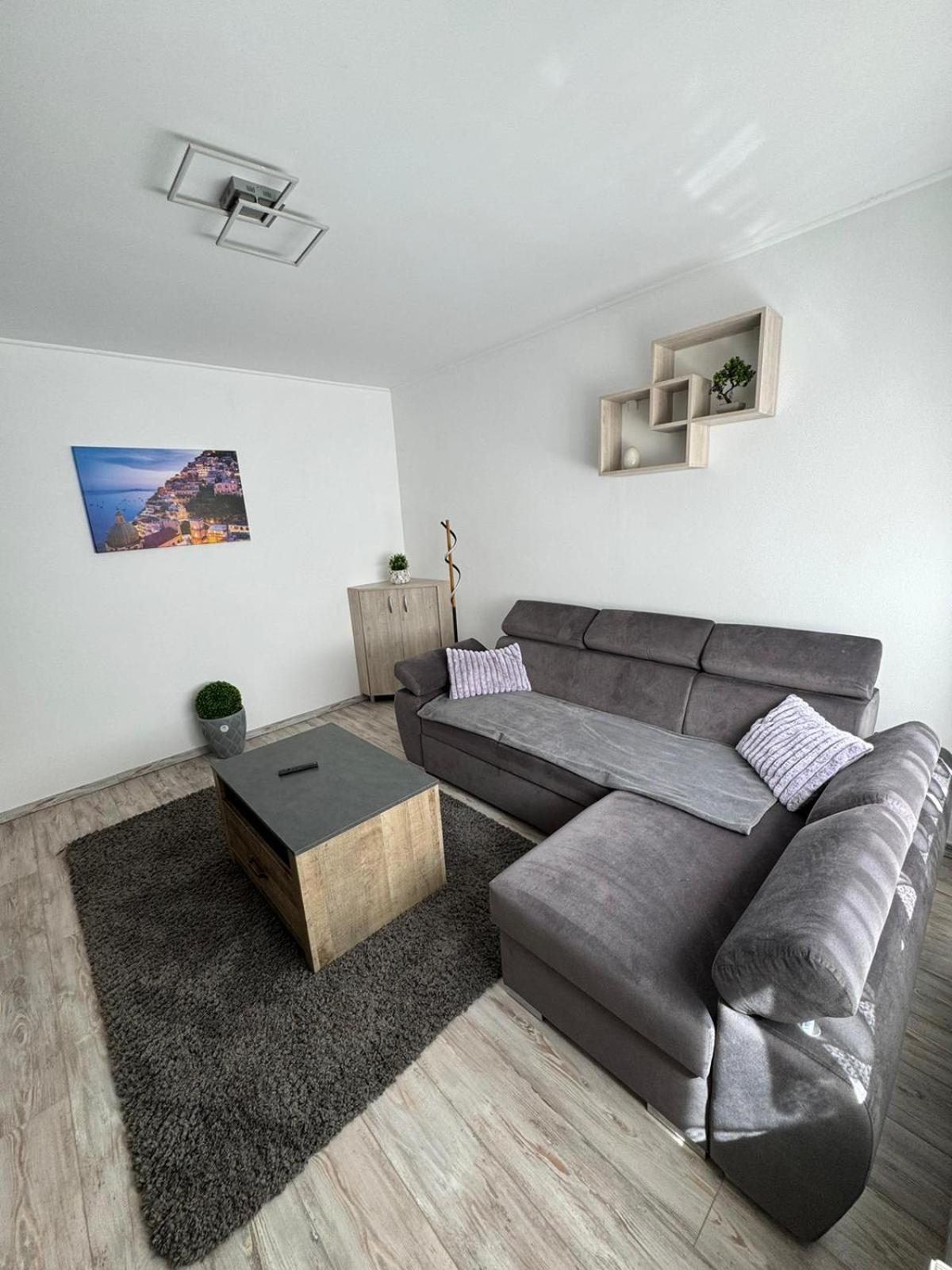 Bingo Apartman Cristuru Secuiesc Exteriör bild